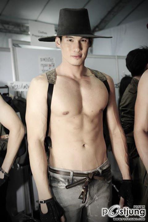 27Friday & (backstage)