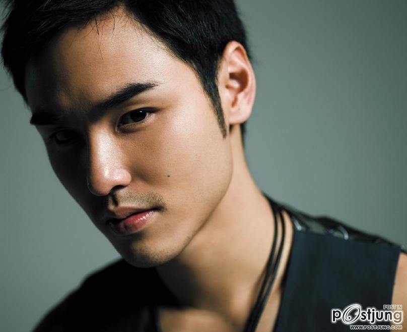 อีธาน หล่อน่ารักเป้าบึ้มมม