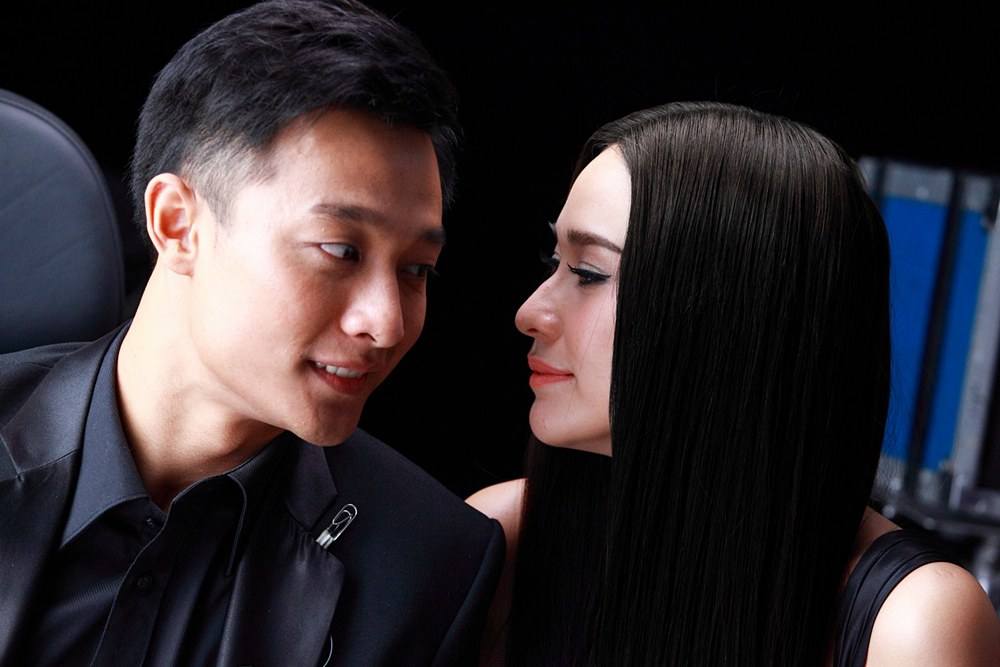 พลอย เฌอมาลย์ และเอ็ม อนาวิน เบื้องหลังโฆษณาเคลียร์