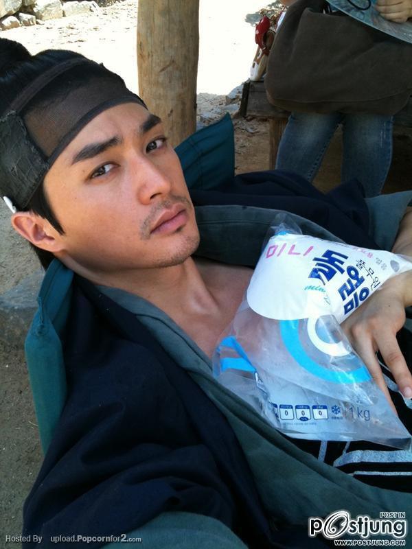 Kim Ji Hoon  น่ารักทะเล้นๆ