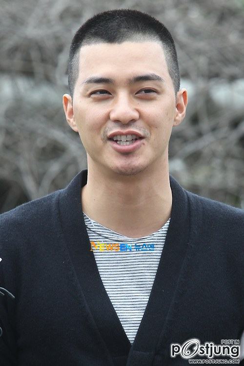 Kim Ji Hoon  น่ารักทะเล้นๆ