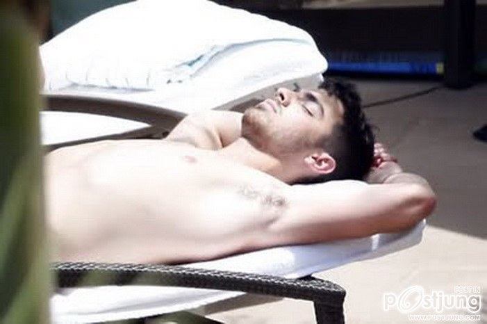 หล่อน่ารัก