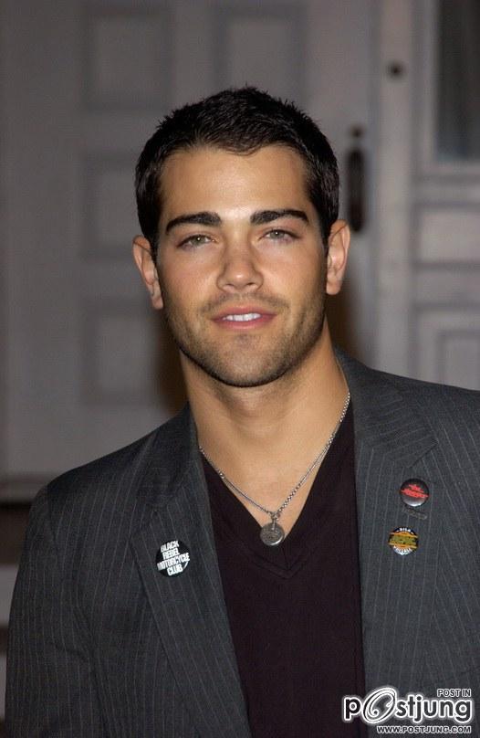 ซูม Jesse Metcalfe