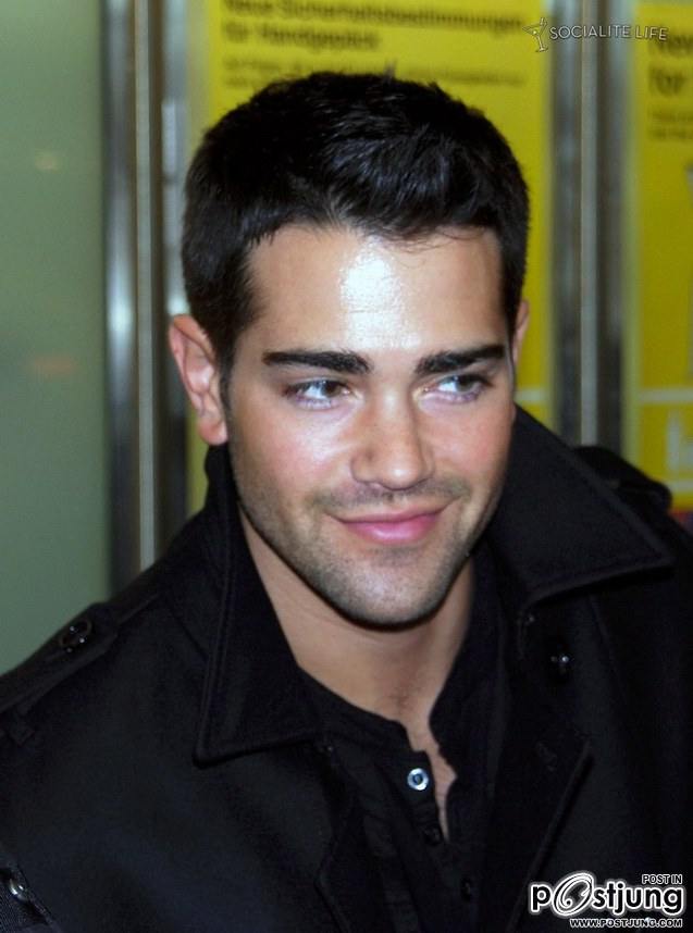 ซูม Jesse Metcalfe