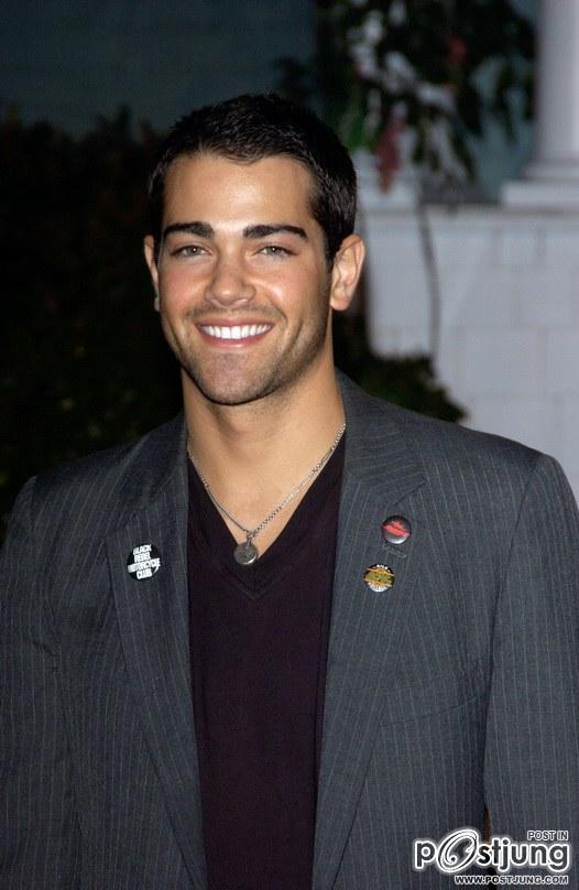 ซูม Jesse Metcalfe