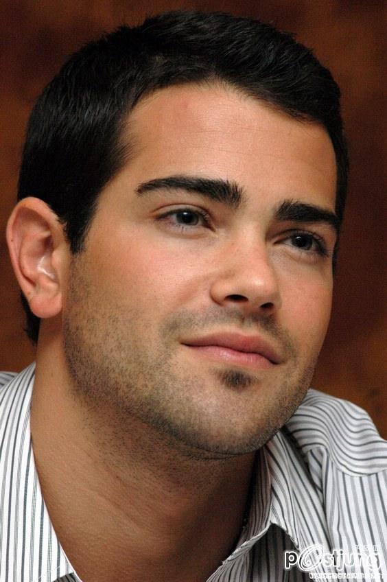 ซูม Jesse Metcalfe