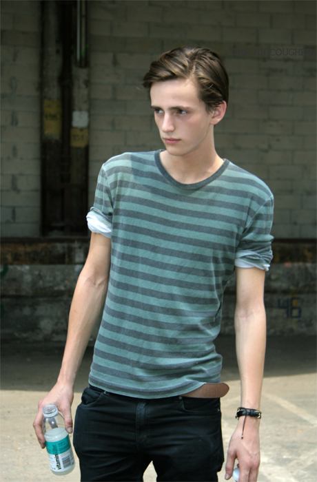 เด็กฝรั่ั่งถ่ายรูปเล่นน่ารักกันจริง