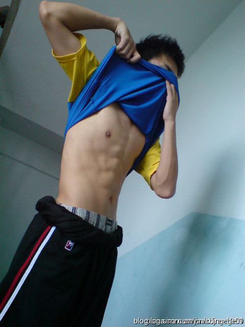 อาหารค่ำคร๊าบบ แบบเน้นหุ่น ไม่เน้นหัว 555 นอนแระครับจุ๊บๆ พรุ่งนี้เจอกัน By Chay-ake