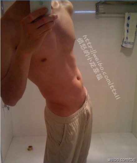 อาหารค่ำคร๊าบบ แบบเน้นหุ่น ไม่เน้นหัว 555 นอนแระครับจุ๊บๆ พรุ่งนี้เจอกัน By Chay-ake