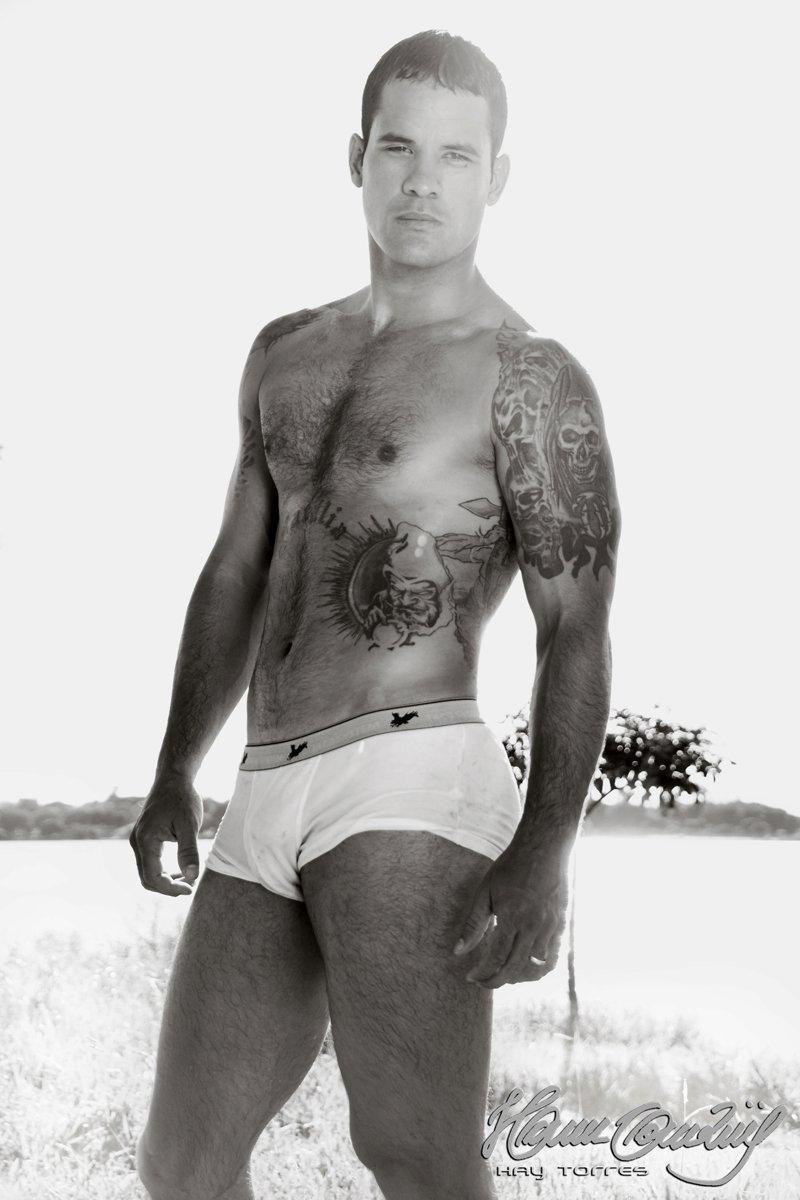 Hay Torres @ Revista Junior