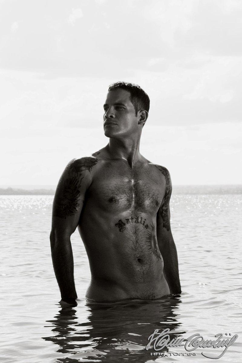 Hay Torres @ Revista Junior