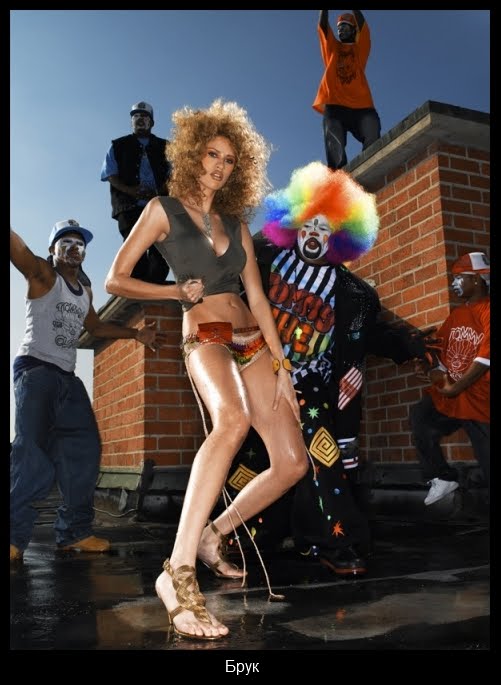 ไฮแฟชั่น ถ่ายภาพขณะเต้นเคลื่อนไหว แนว ครัมพ์