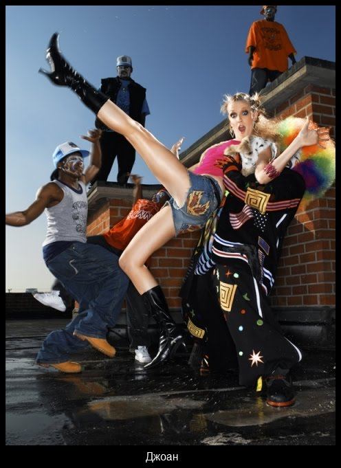 ไฮแฟชั่น ถ่ายภาพขณะเต้นเคลื่อนไหว แนว ครัมพ์