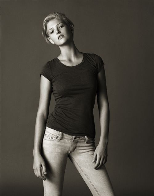 ไฮแฟชั่น ถ่ายภาพ ( 2 แบบ ) แบบเรียบง่าย และ แบบจัดจ้าน