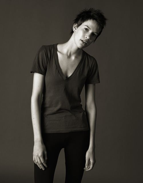 ไฮแฟชั่น ถ่ายภาพ ( 2 แบบ ) แบบเรียบง่าย และ แบบจัดจ้าน