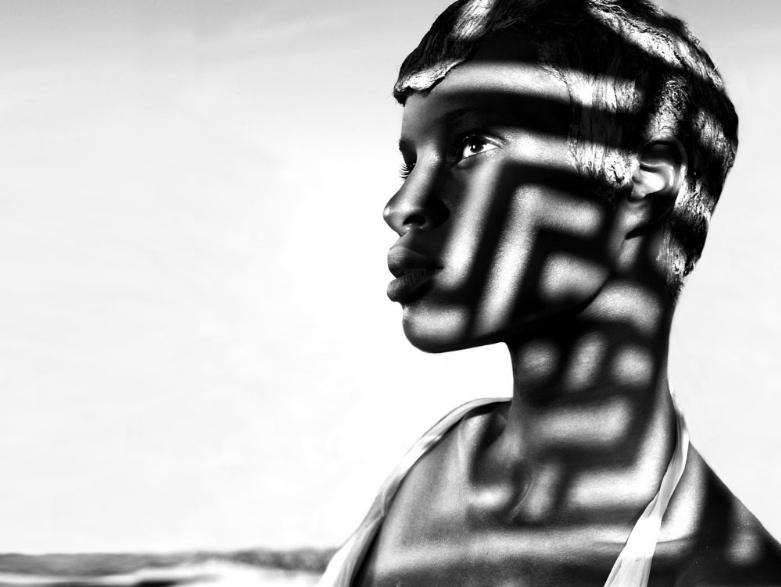 ไฮแฟชั่น โคลสอัพบิวตี้ ช็อท เล่นฉากแสงและเงา