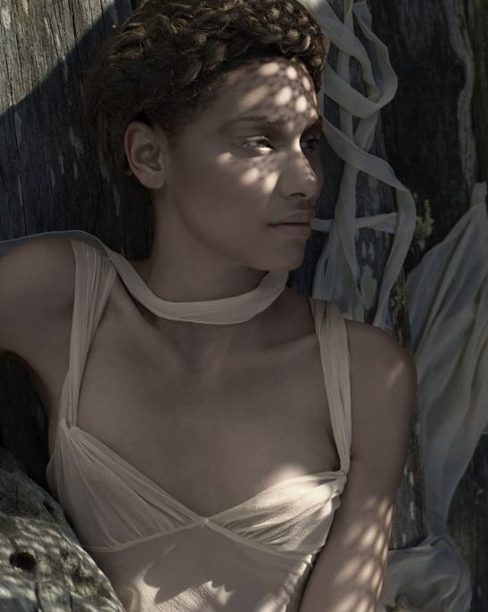 ไฮแฟชั่น โคลสอัพบิวตี้ ช็อท เล่นฉากแสงและเงา