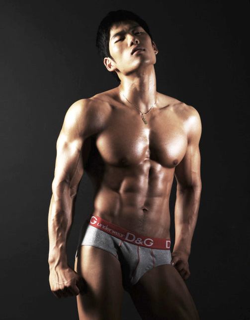 อาหารช่วงบ่าย กับหนุ่มๆ ถอดเสื้อ คริๆ By Chay-ake