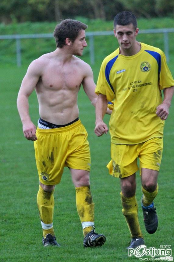 อกแน่นๆ...นักบอลคันหุ