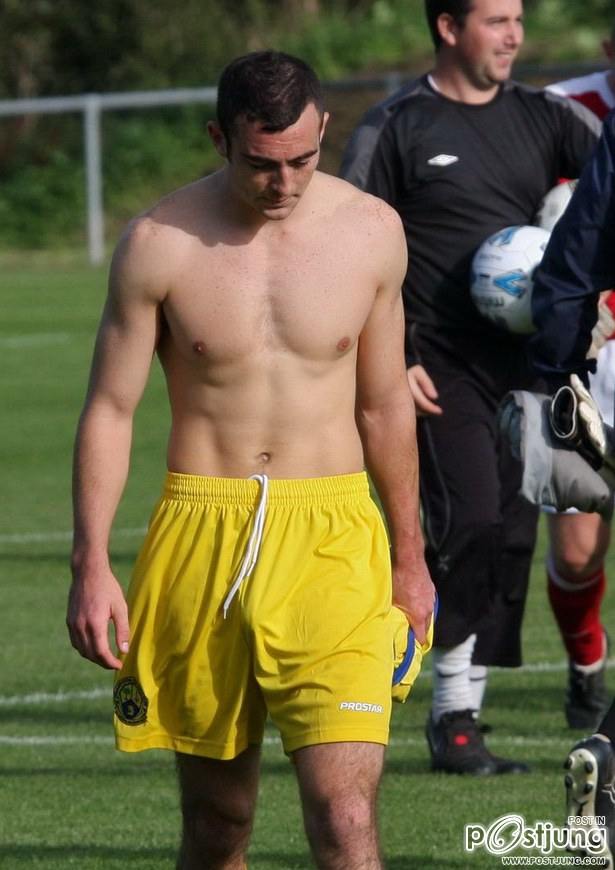 อกแน่นๆ...นักบอลคันหุ