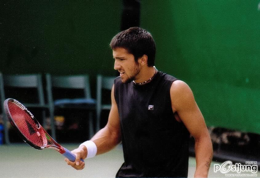 นักเทนนิส ในออมกอด Love