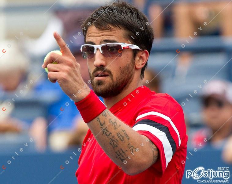 นักเทนนิส ในออมกอด Love