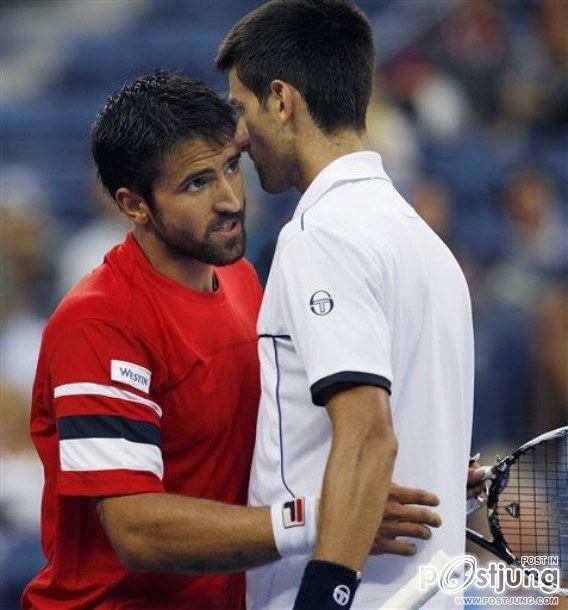 นักเทนนิส ในออมกอด Love