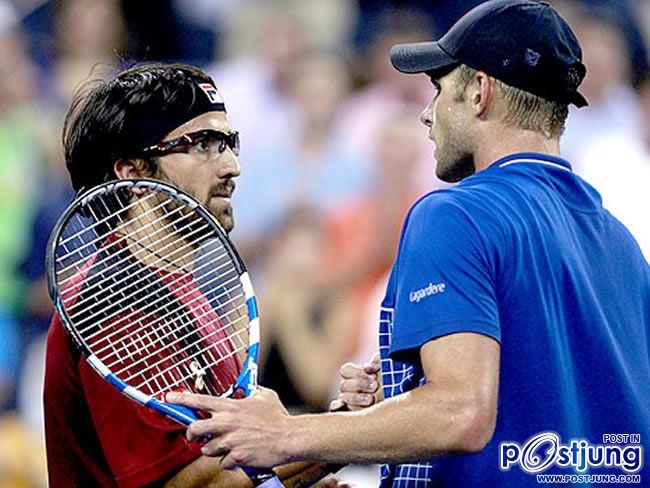 นักเทนนิส ในออมกอด Love