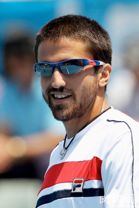 นักเทนนิส ในออมกอด Love