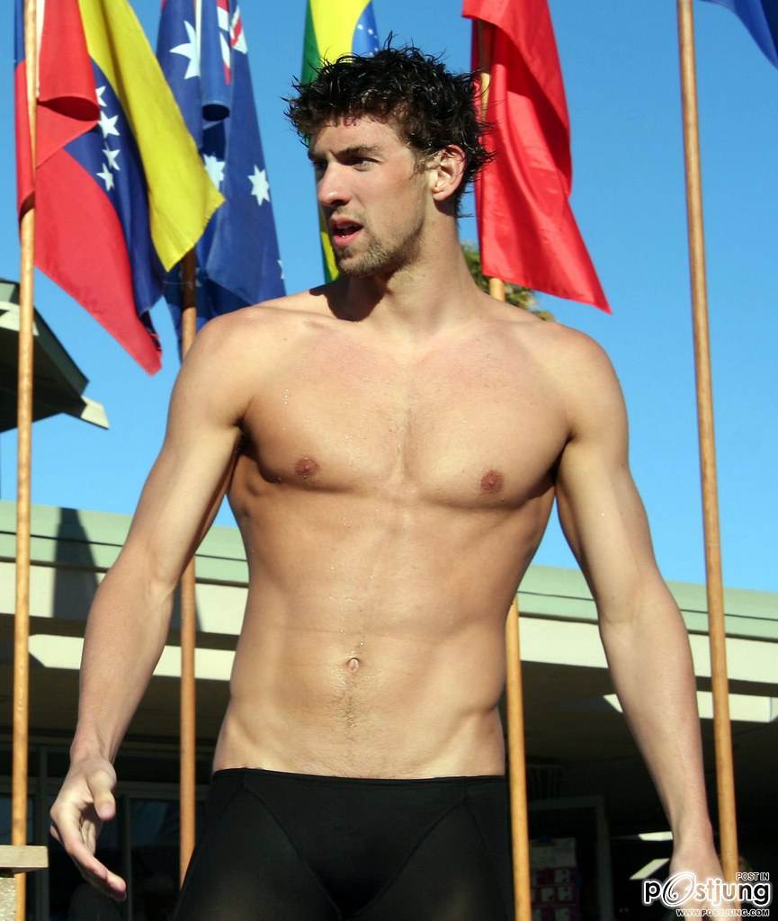 Michael-phelps นักว่ายน้ำซี๊สสสน้ำกระจาย