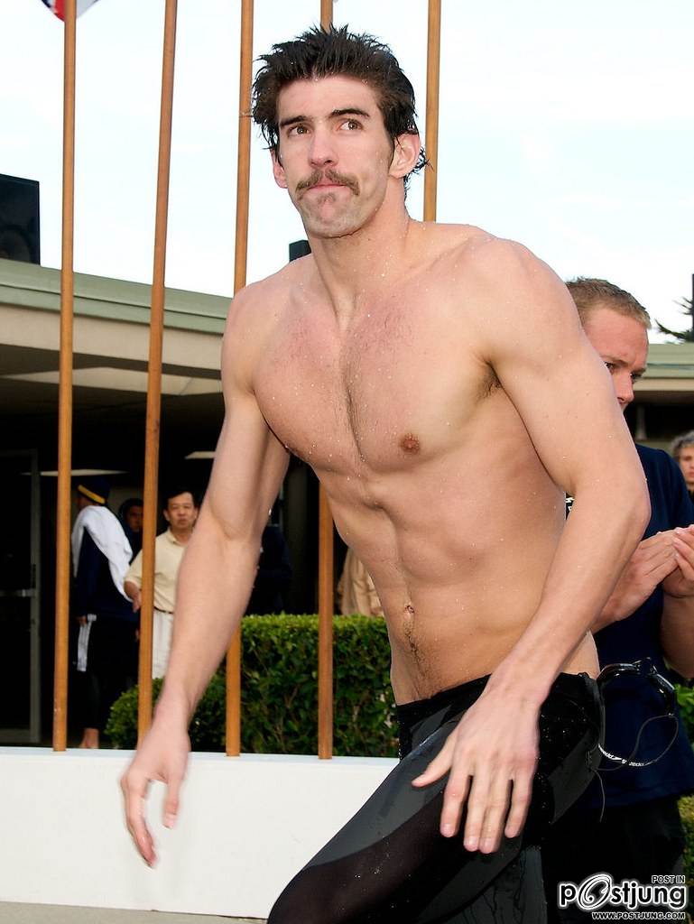Michael-phelps นักว่ายน้ำซี๊สสสน้ำกระจาย