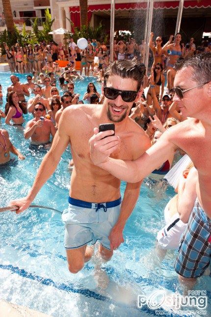 Michael-phelps นักว่ายน้ำซี๊สสสน้ำกระจาย2