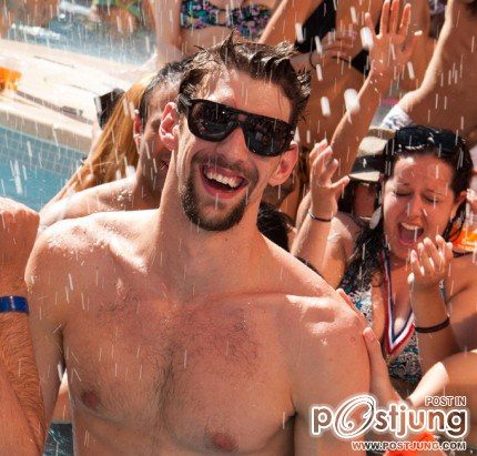Michael-phelps นักว่ายน้ำซี๊สสสน้ำกระจาย2