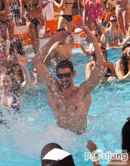 Michael-phelps นักว่ายน้ำซี๊สสสน้ำกระจาย2