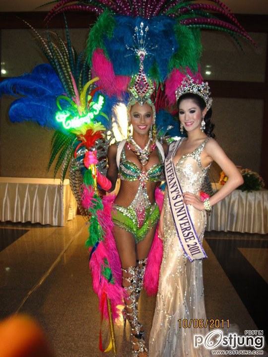 ภาพสวยสวยของ Sammy Miss Tiffany Universe 2011