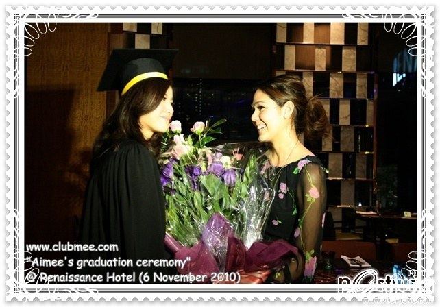 ไม่มีอะไรค่ะ เอารูปคนสวยกับเพือนๆมาให้ดู