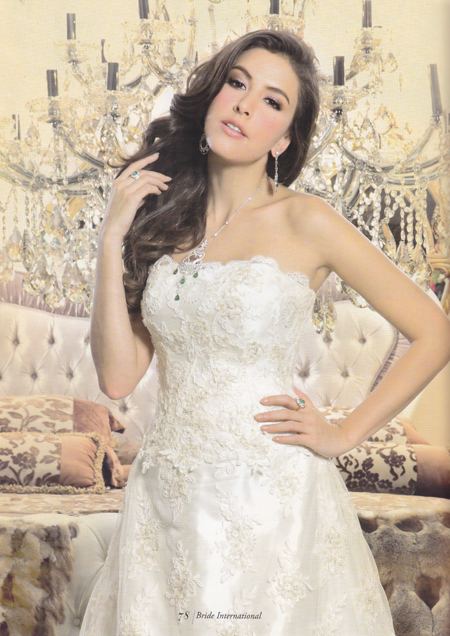 อ่อนหวานปนเซ็กซี่ด้วย...ชุดแต่งงานลายลูกไม้