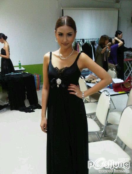 2 สาว ชวนไปไขกุญแจ >> ขอสักดอก