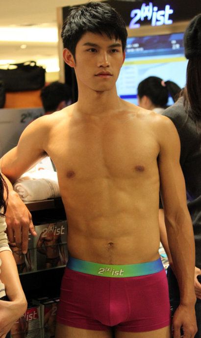 รู้สึกมีความสุขในการโพสต์รูป คริๆ สิ่งขวางหูขวางตาหายไป 555 เอาหนุ่มๆ มาฝากครับ By Chay-ake
