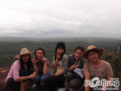 สาวๆถ่ายที่ดอยธิ