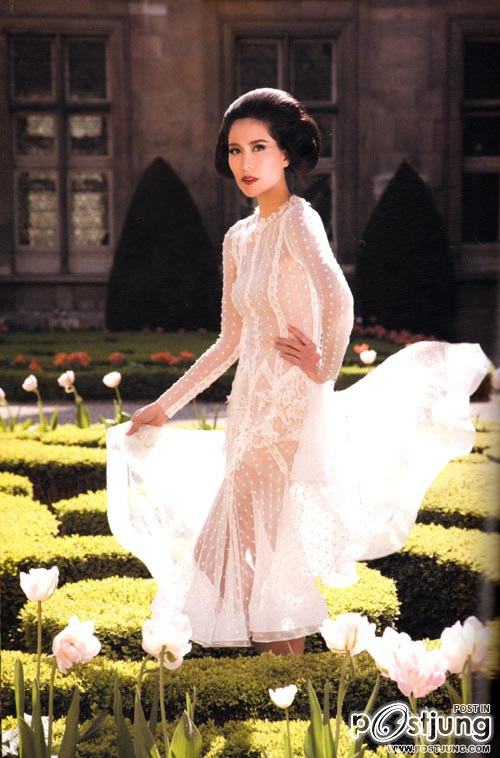 เชอร์รี่ เขมอัปสร จากปกLIPSไม่รู้ว่าเก่ายังแต่เพิ่งเจอมาสวยดีครับ