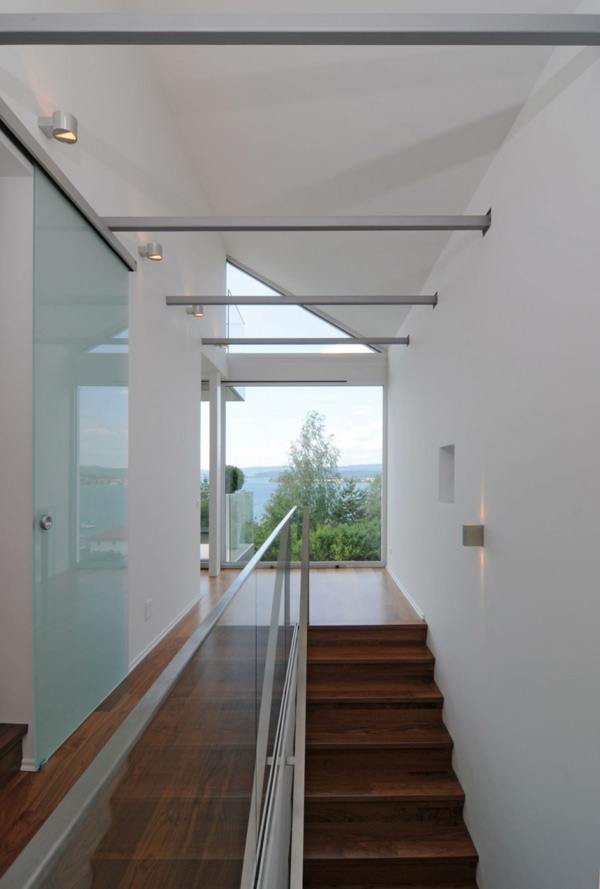 Cottage Style Houses - cool contemporary take on Swiss chalet สวย