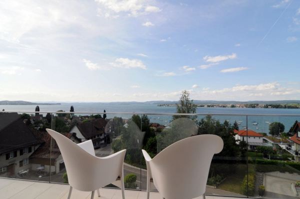 Cottage Style Houses - cool contemporary take on Swiss chalet สวย