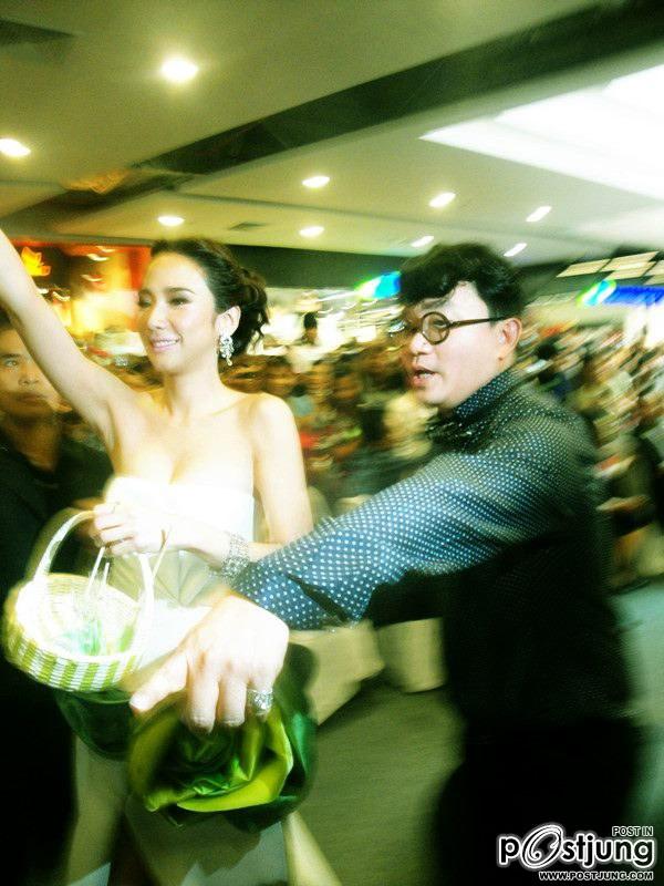 สวยงามไปกับซุปเปอร์สตาร์"อั้ม พัชราภา"ในงาน Central Plaza Phitsanulok!!!!