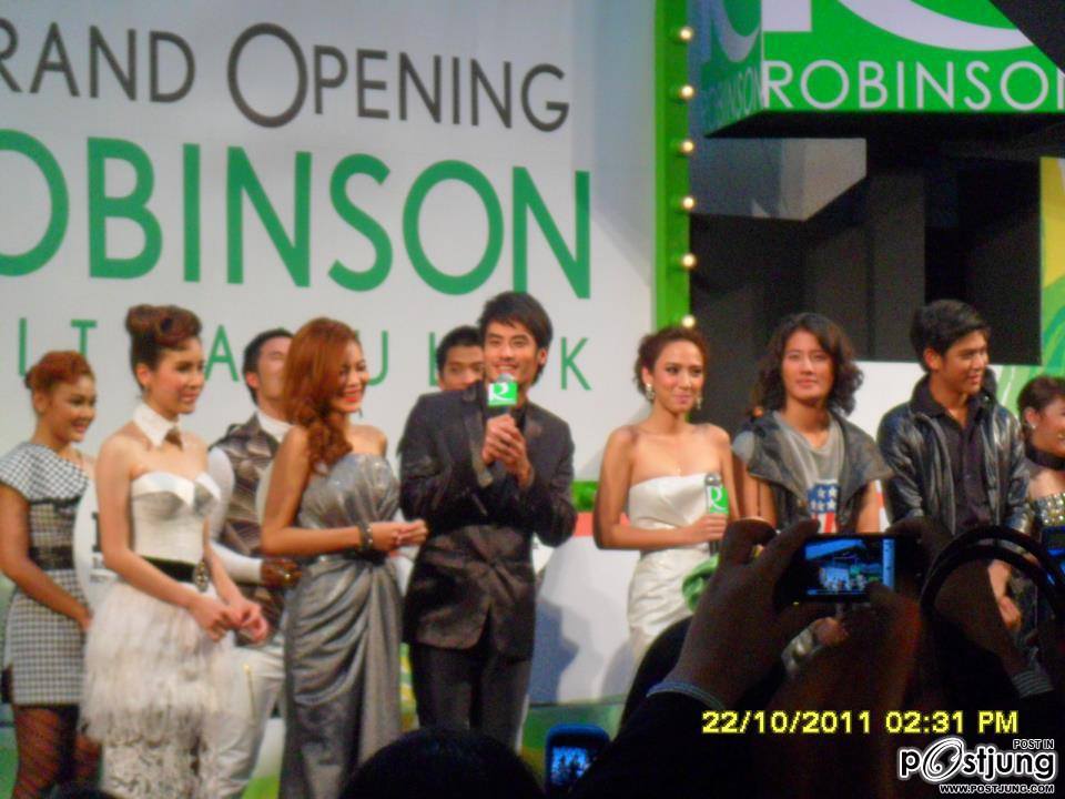 สวยงามไปกับซุปเปอร์สตาร์"อั้ม พัชราภา"ในงาน Central Plaza Phitsanulok!!!!