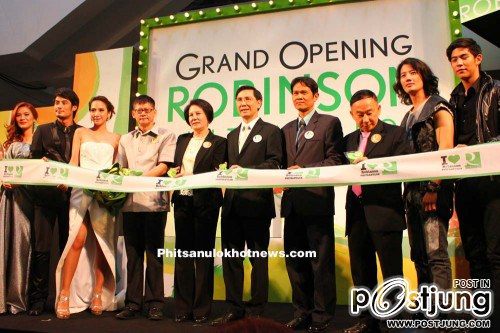 สวยงามไปกับซุปเปอร์สตาร์"อั้ม พัชราภา"ในงาน Central Plaza Phitsanulok!!!!