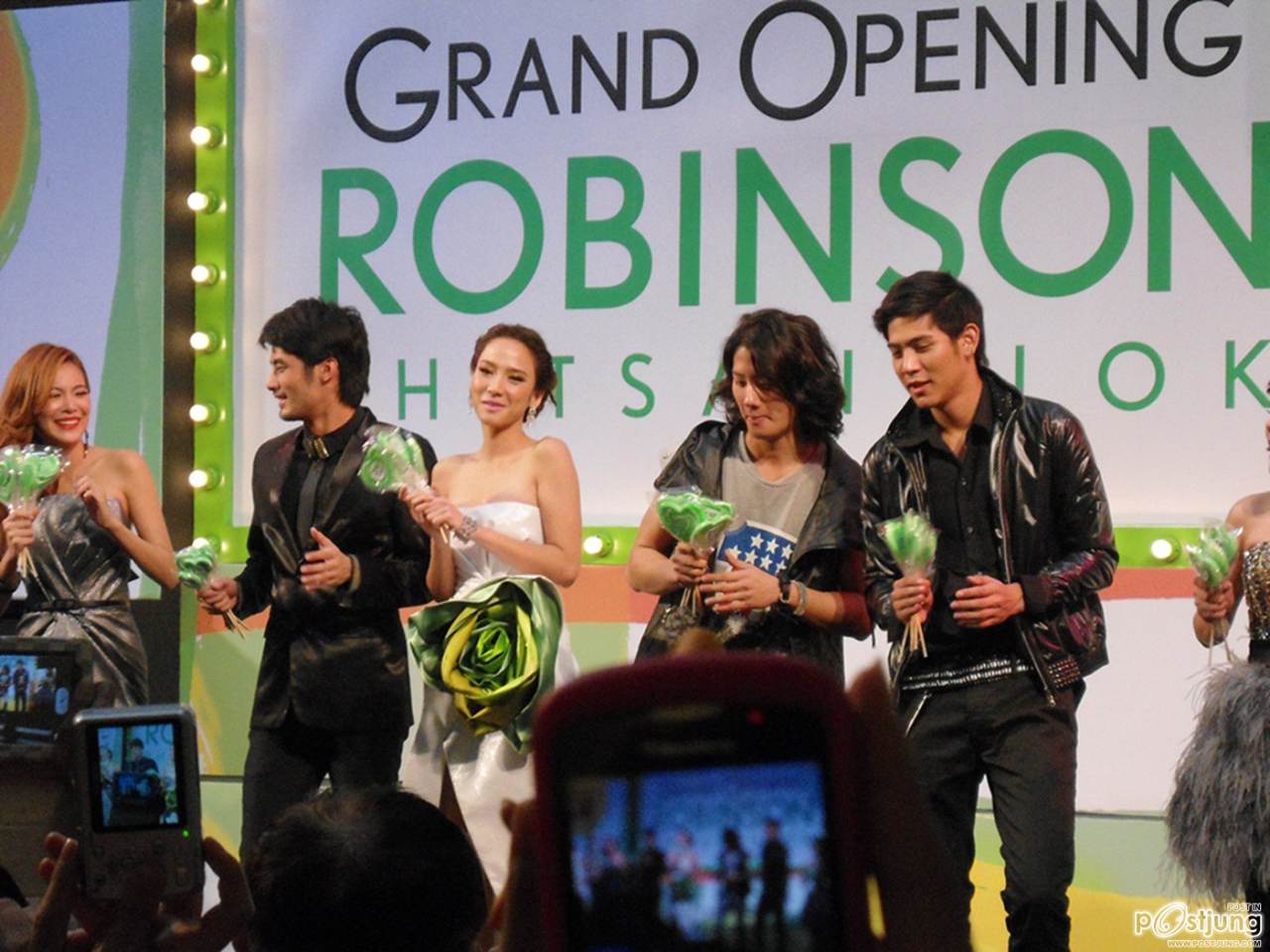 ซุปเปอร์สตาร์ อั้ม บอย พอร์ช เป้ โบวี่ @ROBINSON PHITSANULOK