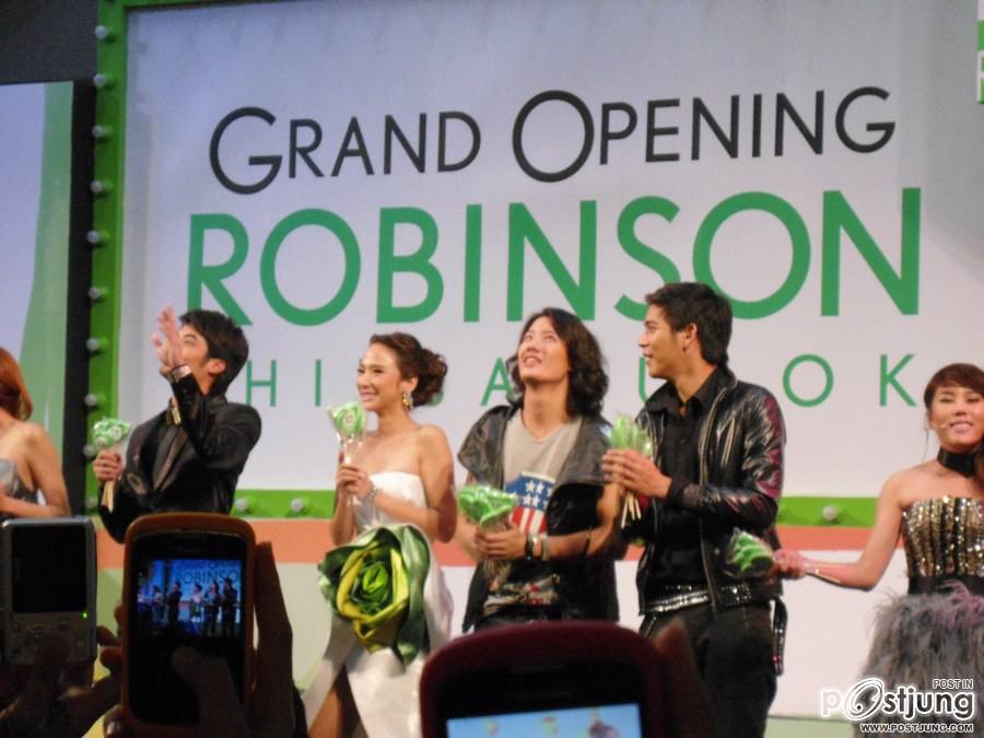 ซุปเปอร์สตาร์ อั้ม บอย พอร์ช เป้ โบวี่ @ROBINSON PHITSANULOK