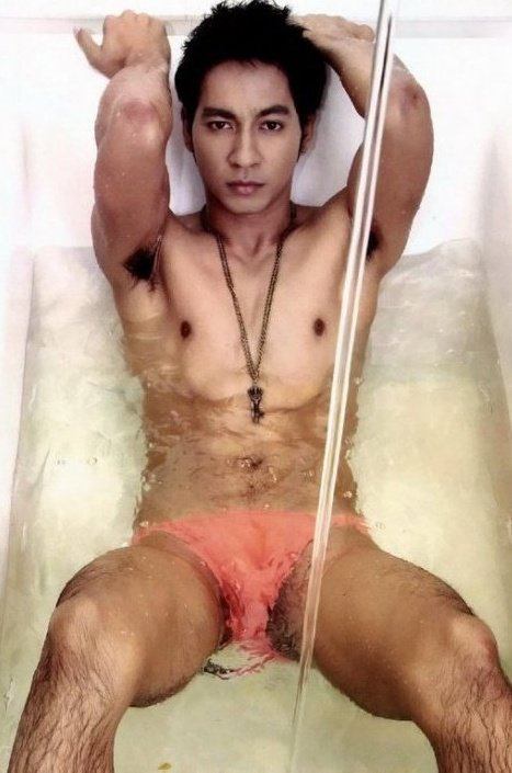 ซี๊ดดดด !!! อิสซ่า ผู้ชายยามเย็น (เตะบอลก่อนคร๊าบบเจอกันดึกๆ) By Chay-ake