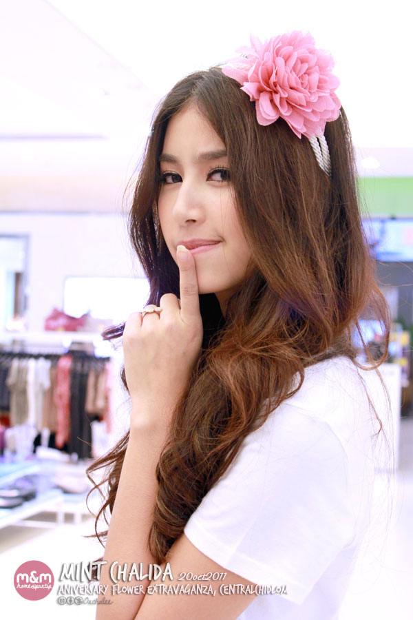 มิ้นต์-ชาลิดา งาน Central Aniversary Flower Extravaganza 2011